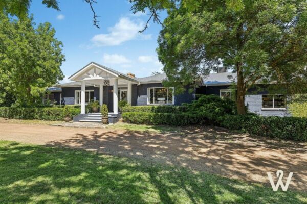 Silvervale blossoms: Murrumbateman property reborn as a modern country masterpiece image